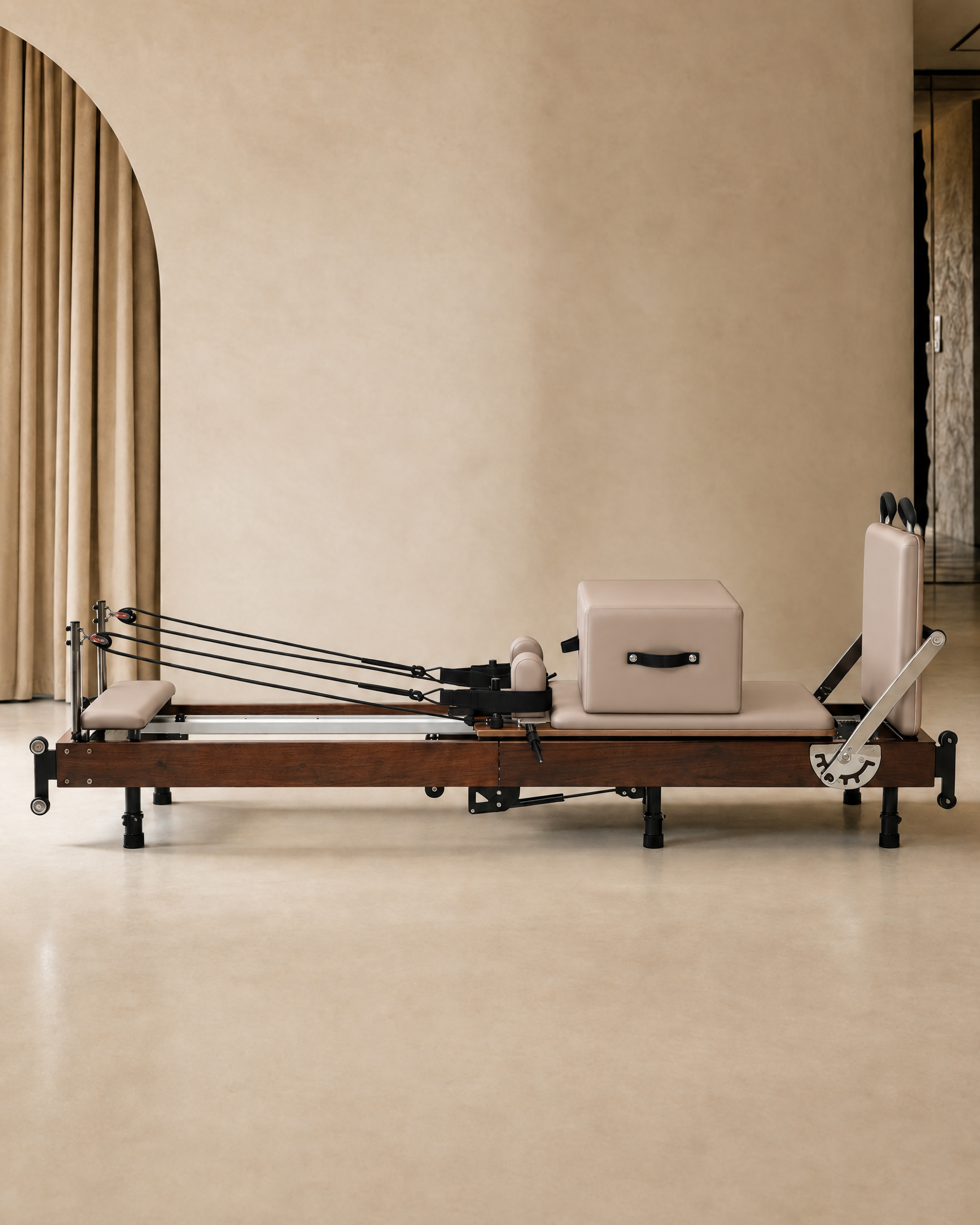 Sienna Folding Reformer 2.0 Walnut in Latte