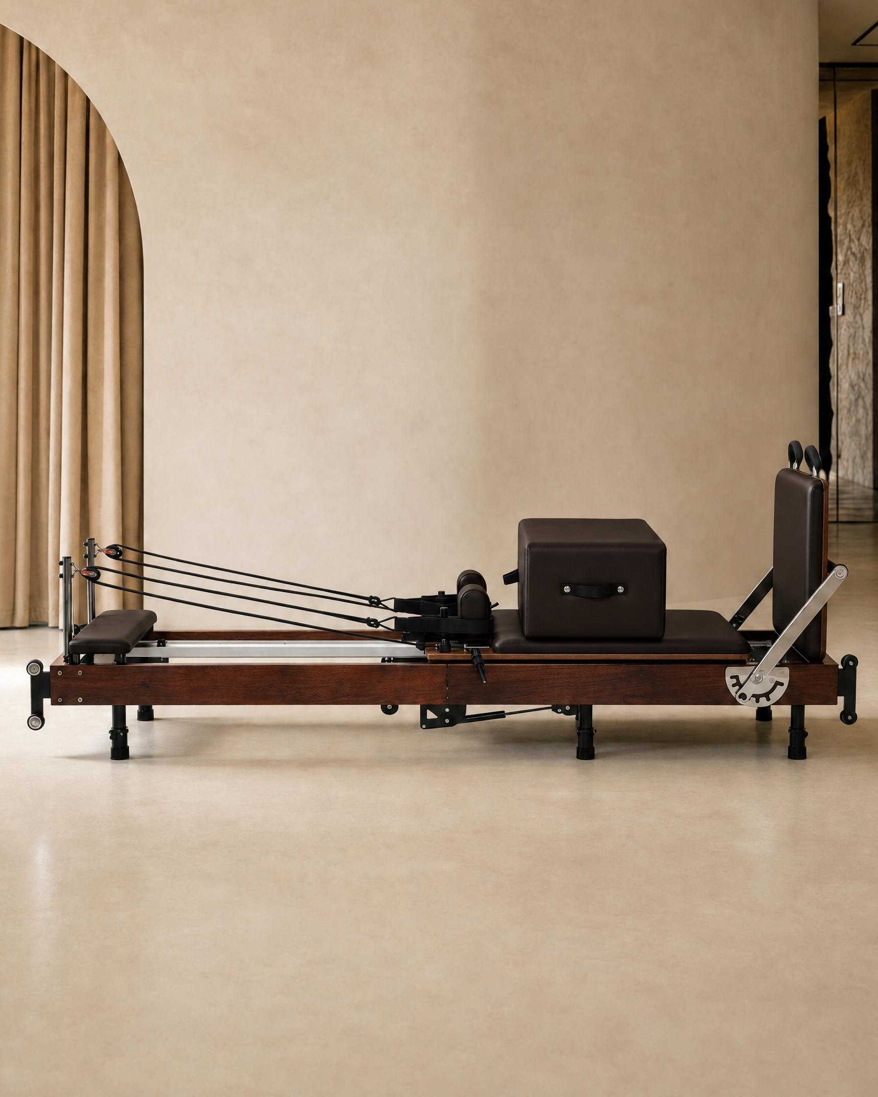 Sienna Folding Reformer 2.0 Walnut in Black